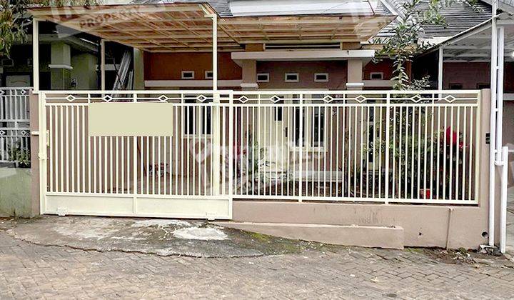 Rumah 3 Lantai Bagus Unfurnished SHM di Martabe, Batu 1