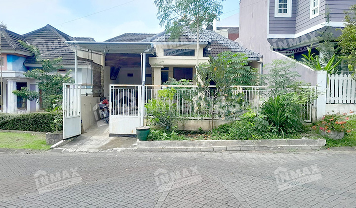 Rumah Minimalis Terawat Lokasi Di Villa Bukit Tidar, Malang Rumah Minimalis Terawat Lokasi Di Villa Bukit Tidar, Malang