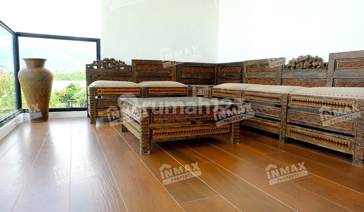 Semi-Furnished Luxury Villa with a Nice View Located in Royal Garden Regency Batu