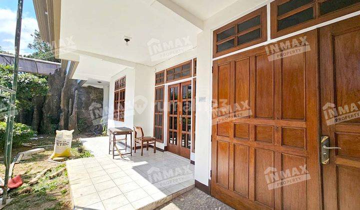 Rumah 2 Lantai Bagus Unfurnished SHM di Ratah Tiga , Malang 2