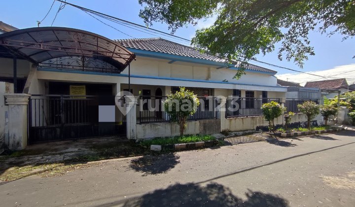 Rumah Luas Bangunan 1 Lantai Kamar Banyak Lokasi Bukit Hijau Tlogomas, Malang Rumah Luas Bangunan 1 Lantai Kamar Banyak Lokasi Bukit Hijau Tlogomas, Malang