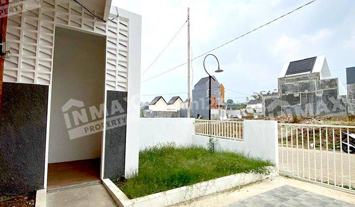 Rumah 2 Lantai Baru Unfurnished HGB di Villa Bukit Tidar, Malang 2