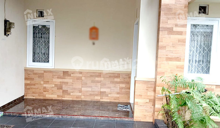 Minimalist House, 1-Story Building, Pbi Araya Location 2