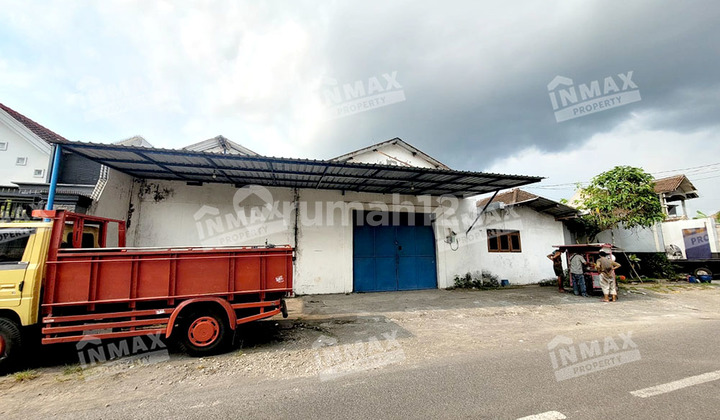 Spacious Warehouse, Strategic Location on Raya Karangsono Pakisaji, Malang Spacious Warehouse, Strategic Location on Raya Karangsono Pakisaji, Malang