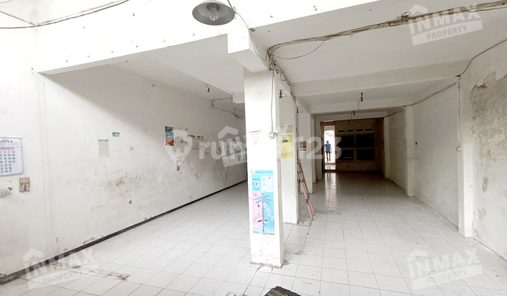 Spacious House, Suitable for a Shop Location in the Candi-Candi Blimbing Area 2