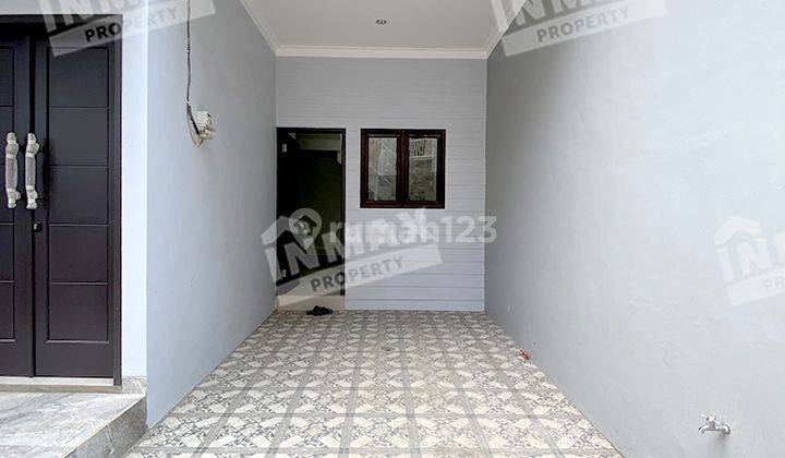 Rumah 3 Lantai Baru Unfurnished SHM di Royal Piranha, Malang 2