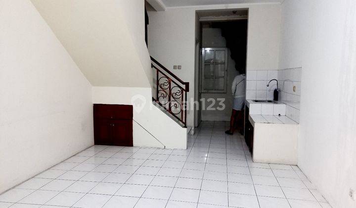 Rumah Sewa 2 Lantai di Citra 2ext, Jakarta Barat 2