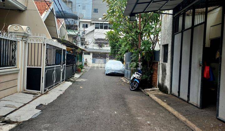 Rumah Tiga Lantai Dijual di Tanah Sereal Jakarta Barat 2