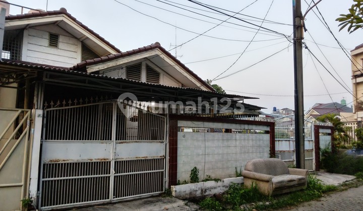Jual Rumah Taman Surya Harga Nego Lingkungan Asri