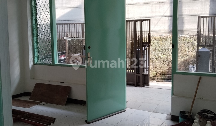 2-Story House, Super Strategic Location, Center of Bandung City 2-Story House, Super Strategic Location, Center of Bandung City