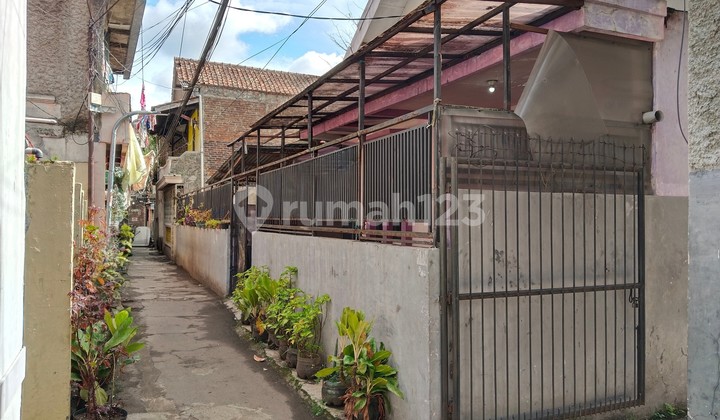 Rumah Luas Dalam Gang Lokasi Strategis,Sayap Kircon,Bandung
