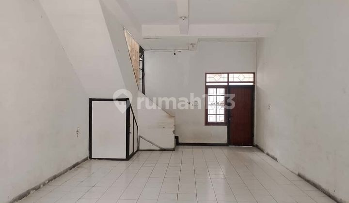 Good Shop House 100 m2 1.5 Floors Ready to Use Taman Holis Cigondewah, Bandung Good Shop House 100 m2 1.5 Floors Ready to Use Taman Holis Cigondewah, Bandung