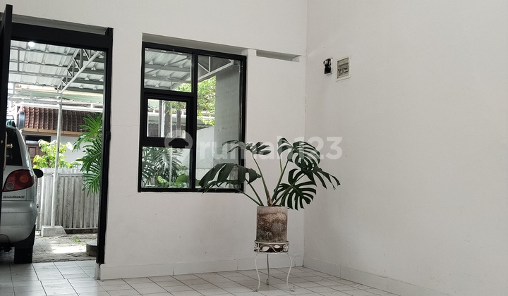 Sewa Rumah 2 Lantai, Pusat Kota,Sayap Jl Ciateul,Bandung