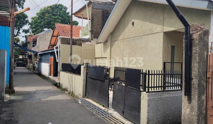 Pusat Kota Bandung ,Sayap Jl Karapitan,Rumah Siap Huni