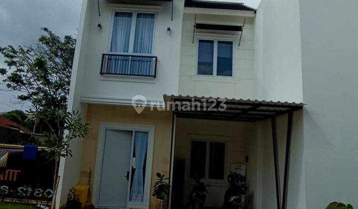 Town House Dilengkapi Swimming Pool 2 Lantai Lokasi Ciputat  1