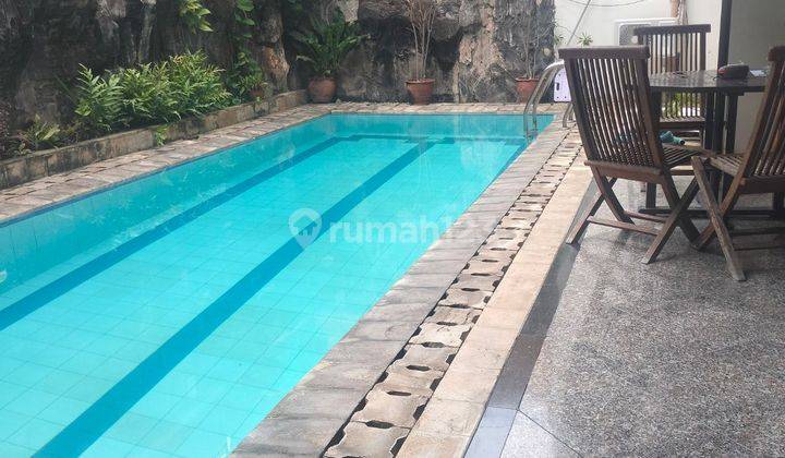 Dijual Cepat Rumah Adem Siap Huni 2 Lantai Ada Kolam Renang Di Kemang Pratama Bekasi  2