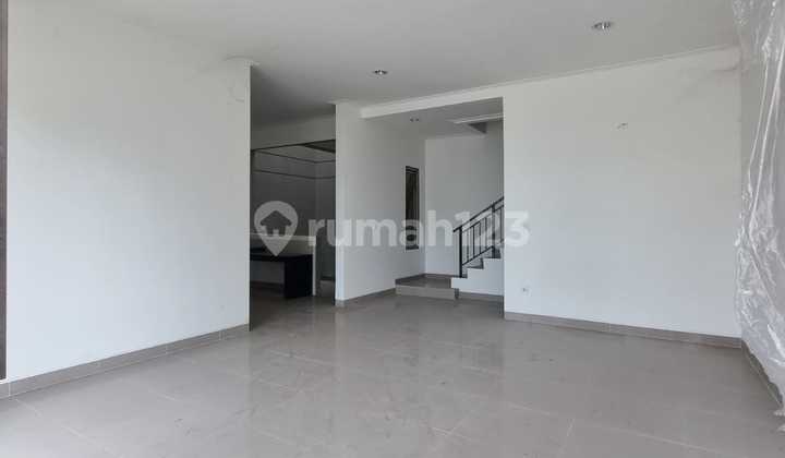 Pik2 Brand New House 8x12.5 2-Story Building