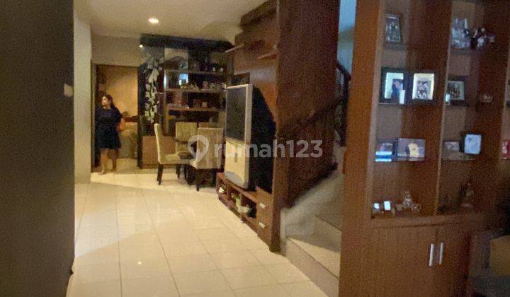 Rumah Sunter Mediterania Luas 8.5x20 Bangunan 2 Lantai