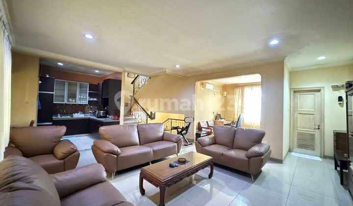 Beach House Pantai Indah Kapuk Fully Furnished Nice Minimalist 3 Floors