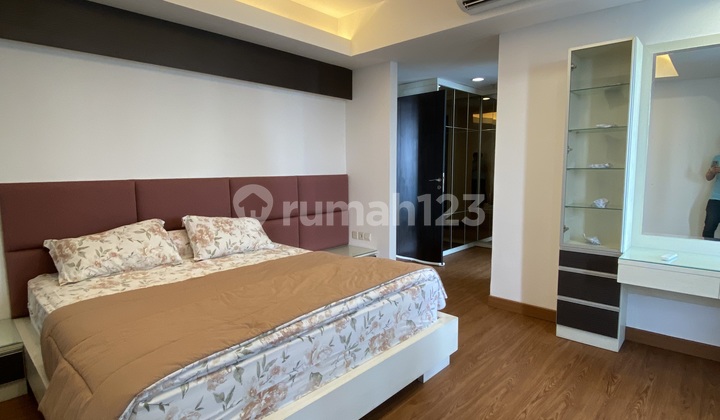 Apartemen the royale springhill luas 196m full furnish cakep