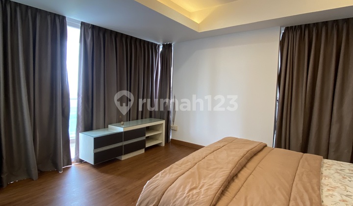 royale springhill kemayoran 3 br luas 196m furnish cakep