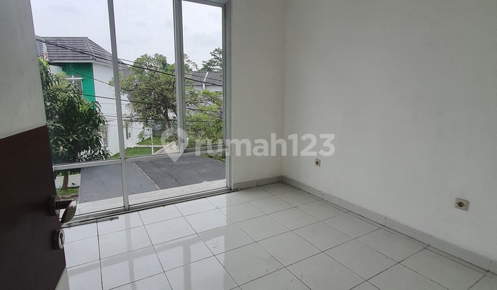 Sewa rumah 2 lantai bagus bersih rapi di Talaga Bestari cluster fluora Tangerang 4