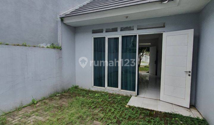 Sewa rumah 2 lantai bagus bersih rapi di Talaga Bestari cluster fluora Tangerang 6