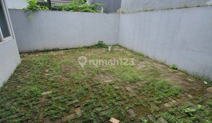 Sewa rumah 2 lantai bagus bersih rapi di Talaga Bestari cluster fluora Tangerang 7
