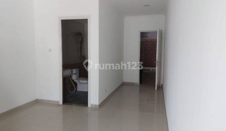 Dijual Rumah 2 Lantai Besar Sudah Full Renov di Suvarna Sutera 2