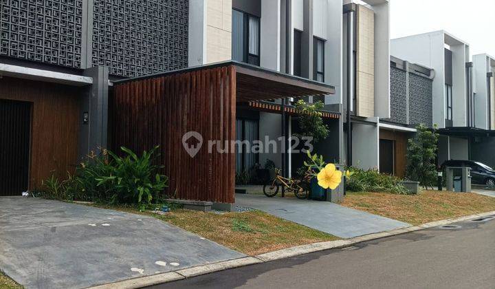 Rumah 2 Lantai Luas Full Furnished Siap Huni di Suvarna Sutera 1