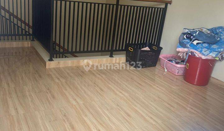 ruang keluarga dijual rumah hoek cluster taman