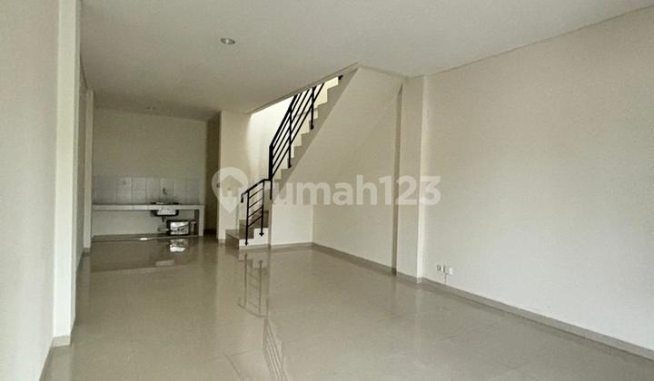 For Rent 2-Storey Shop House at Pasar 8 Suvarna Sutera, Busy Area, Facing the Road 2