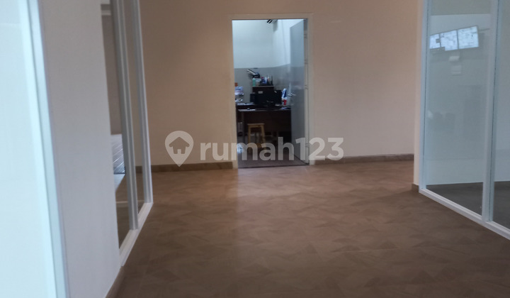 Disewakan Gudang Perkantoran 12 Lantai di Jalan Utama Gading Serpong 2