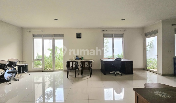 For Quick Sale: 2-Story House in Suvarna Sutera, Just a Step Away from the Sports Club. 2