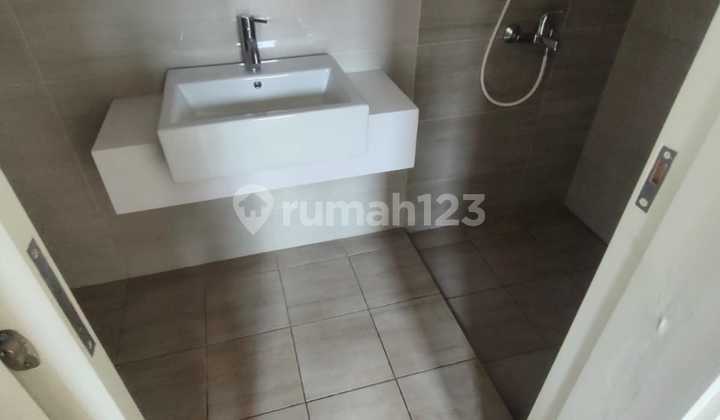 Dijual Cepat Murah Rumah 2 Lantai Rapi Terawat Belum Pernah Dihuni 2