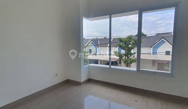 kamar tidur jual rugi rumah hoek cluster