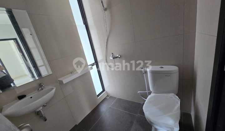 Rumah Baru 2 Lantai di Suvarna Sutera Free Ppn, Free IPL, Dll 2