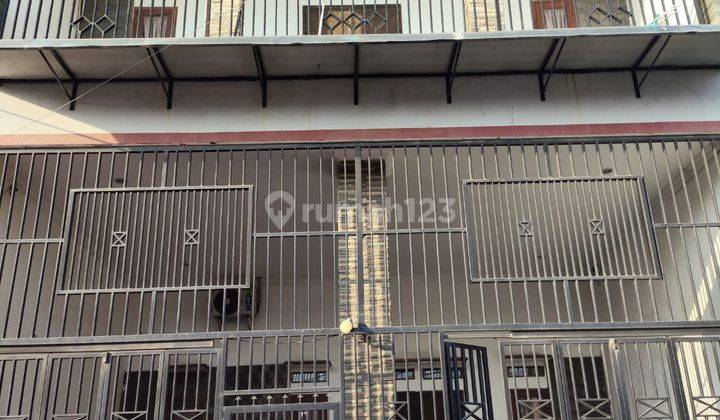 Dijual Rumah 3 Lantai Full Furnish Strategis Dekat Bandara  1