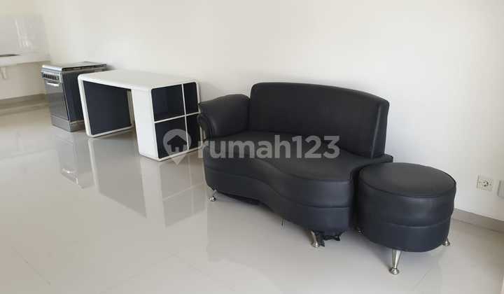 Dijual Cepat Rumah 1 Lantai Semifurnish Belum Pernah Dihuni di Suvarna Sutera