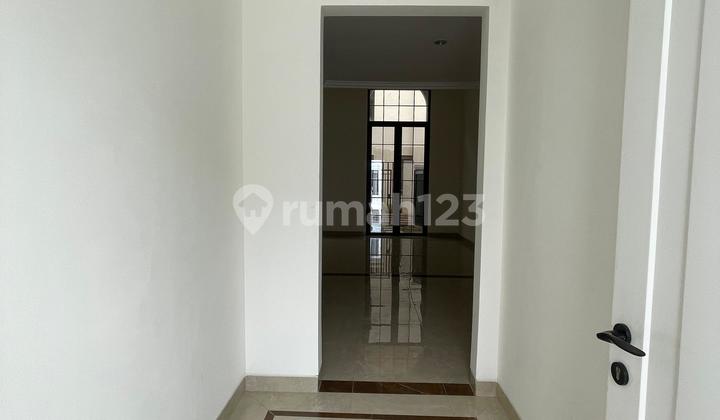 Dijual Rumah Cantik Ceiling Tinggi 6 Meter di Suvarna Sutera 2