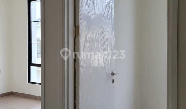 Disewakan Rumah Hoek Citrine Lavon 2 Bersih Terawat Siap Huni 2