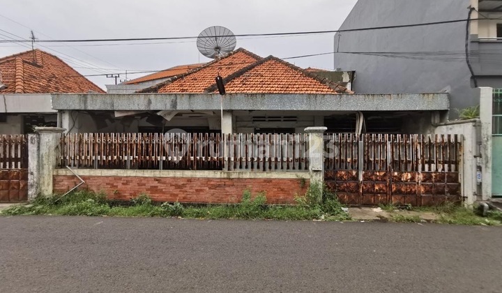 RUMAH HITUNG TANAH JALAN RANGKAH SURABAYA DIMENSI 12X20 ADA 3 KAMAR TIDUR 1