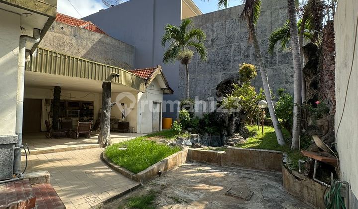 Rumah dengan Taman Luas di Walikota Mustajab dekat Grand City Mall luas 689m2 ada 3 kamar luas