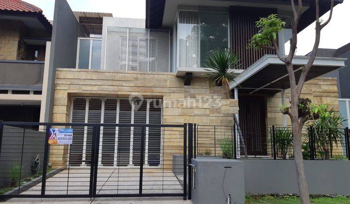 Rumah di Graha Family blok W dijual 2