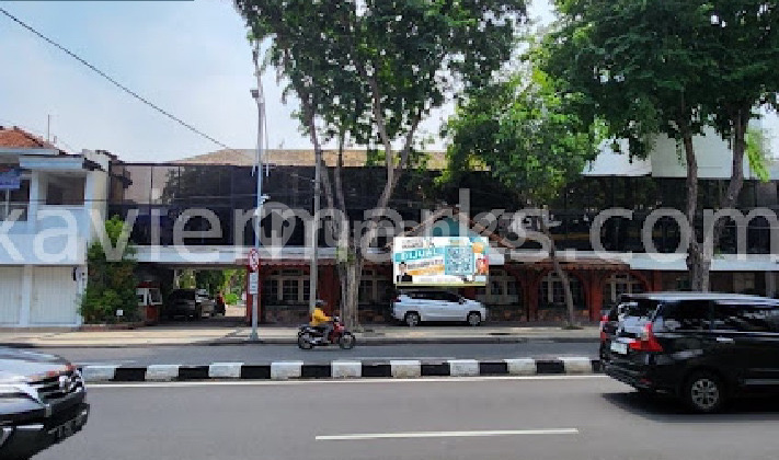 Bangunan komersil pusat Kota Di Jalan panglima sudirman Hook embong cerme & Embong Kemiri