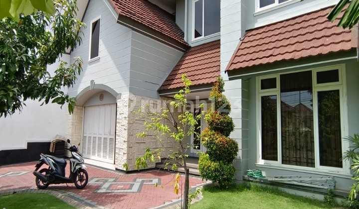 Rumah mewah Dengan pool Luas 1.000m2 Di Jalan Utama kompleks araya Tahap 1