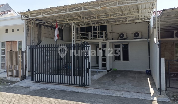 Rumah Furnish siap huni di Greenlake Wonorejo luas93m2 ada 2kamar tidur