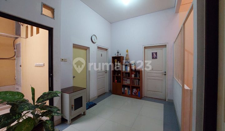 Wira Usaha Shop House, Puri Surya Jaya Boulevard, Taman Pasadena, Dimensions 8x20, 1.5 Stories Building, 3 Bedrooms. 2