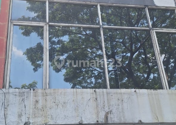 Kahuripan Nirwana Sidoarjo Shop House, Width 4.5x19 Meters, 3-Story Building