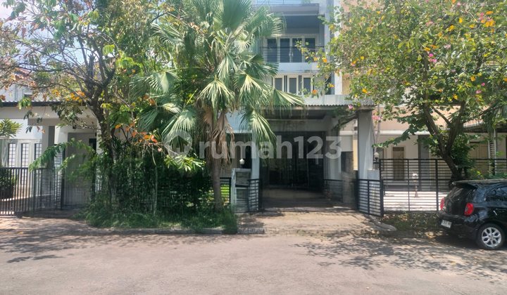 West Surabaya House in Villa Grand Sungkono for Sale Below NJOP Price